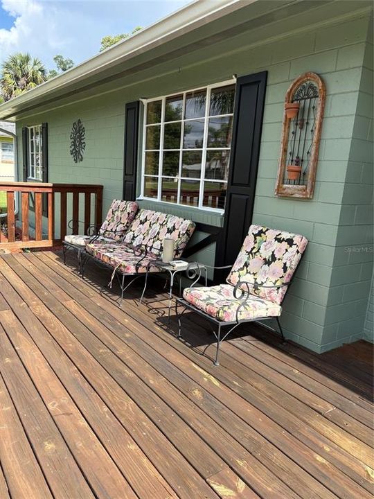 For Sale: $254,900 (2 beds, 1 baths, 1064 Square Feet)