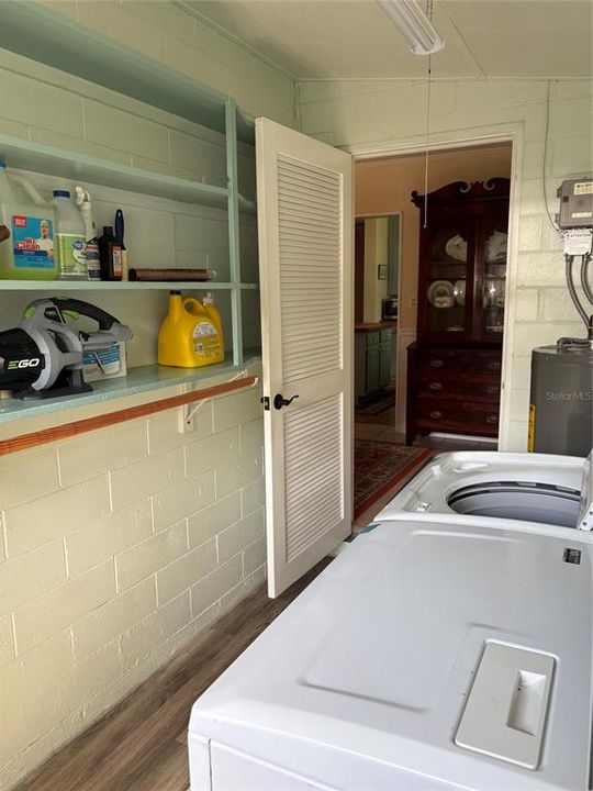 For Sale: $254,900 (2 beds, 1 baths, 1064 Square Feet)