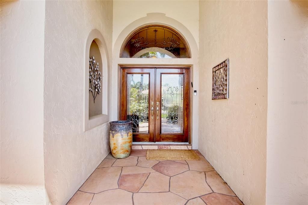 Activo con contrato: $949,000 (4 camas, 3 baños, 2809 Pies cuadrados)