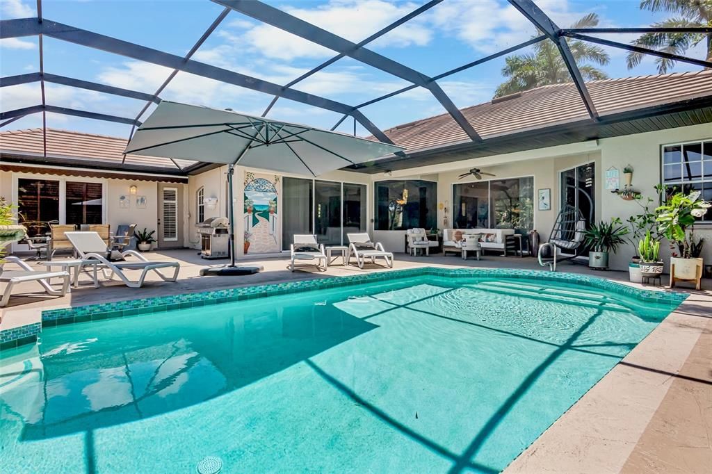 Activo con contrato: $949,000 (4 camas, 3 baños, 2809 Pies cuadrados)
