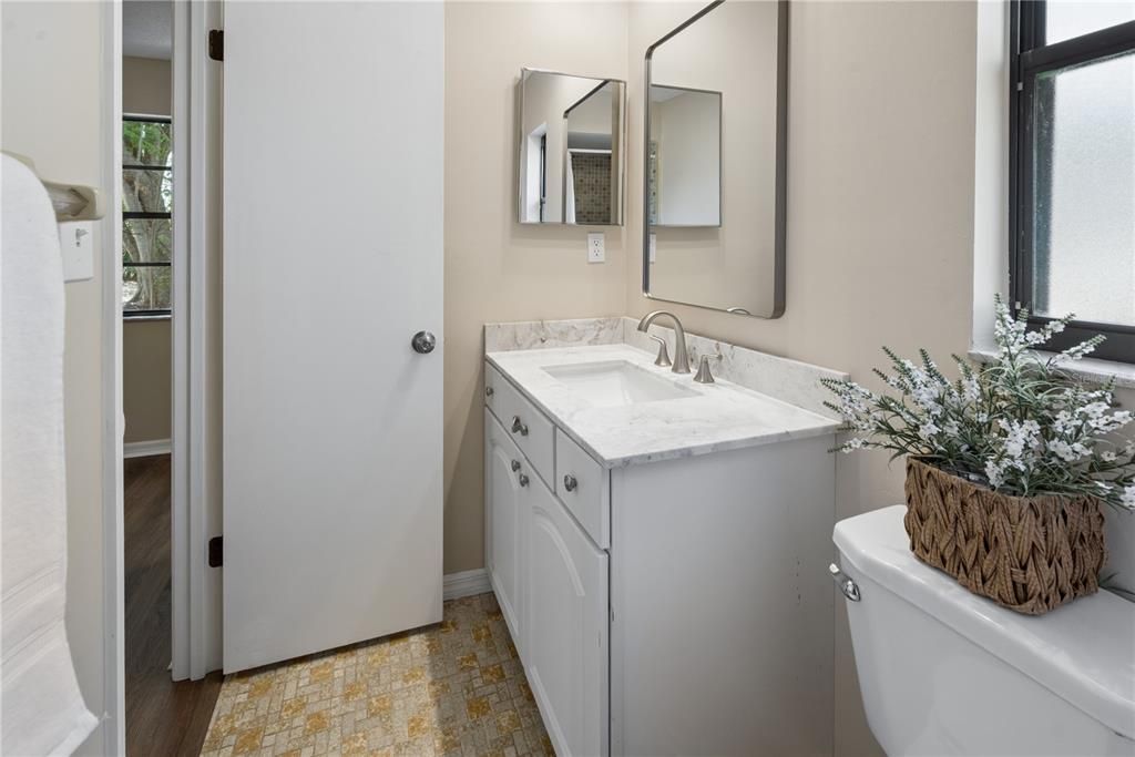For Sale: $259,900 (3 beds, 2 baths, 1254 Square Feet)