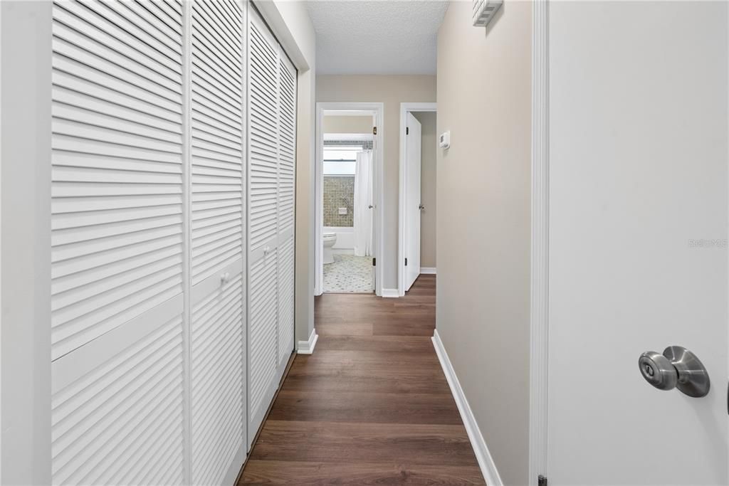For Sale: $259,900 (3 beds, 2 baths, 1254 Square Feet)