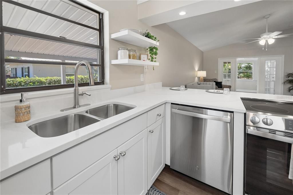 For Sale: $259,900 (3 beds, 2 baths, 1254 Square Feet)