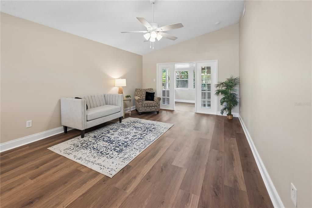 For Sale: $259,900 (3 beds, 2 baths, 1254 Square Feet)