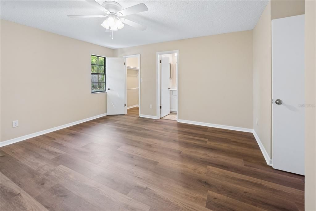 For Sale: $259,900 (3 beds, 2 baths, 1254 Square Feet)