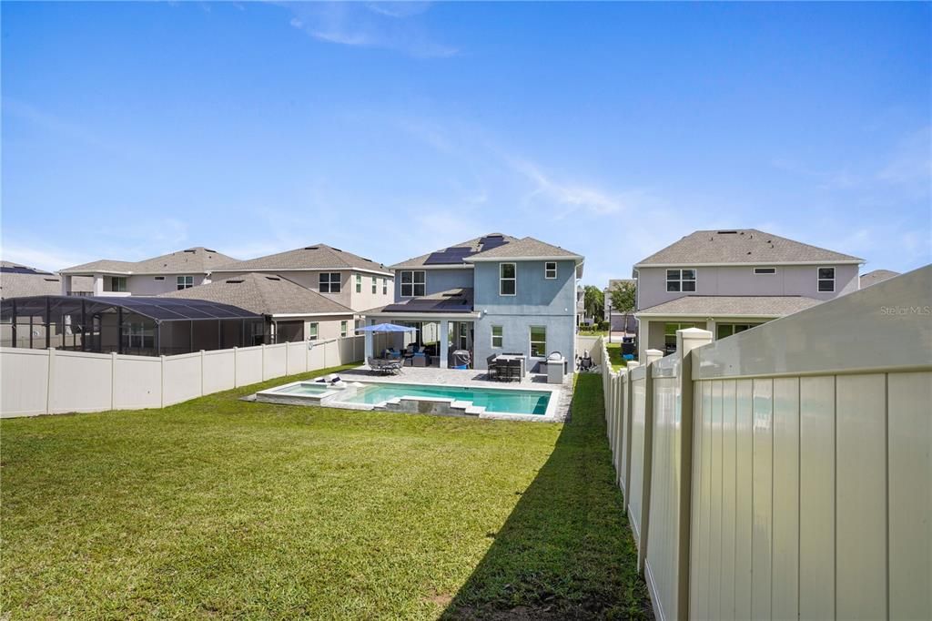 Activo con contrato: $950,000 (5 camas, 4 baños, 3635 Pies cuadrados)