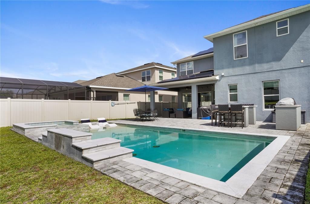 Activo con contrato: $950,000 (5 camas, 4 baños, 3635 Pies cuadrados)