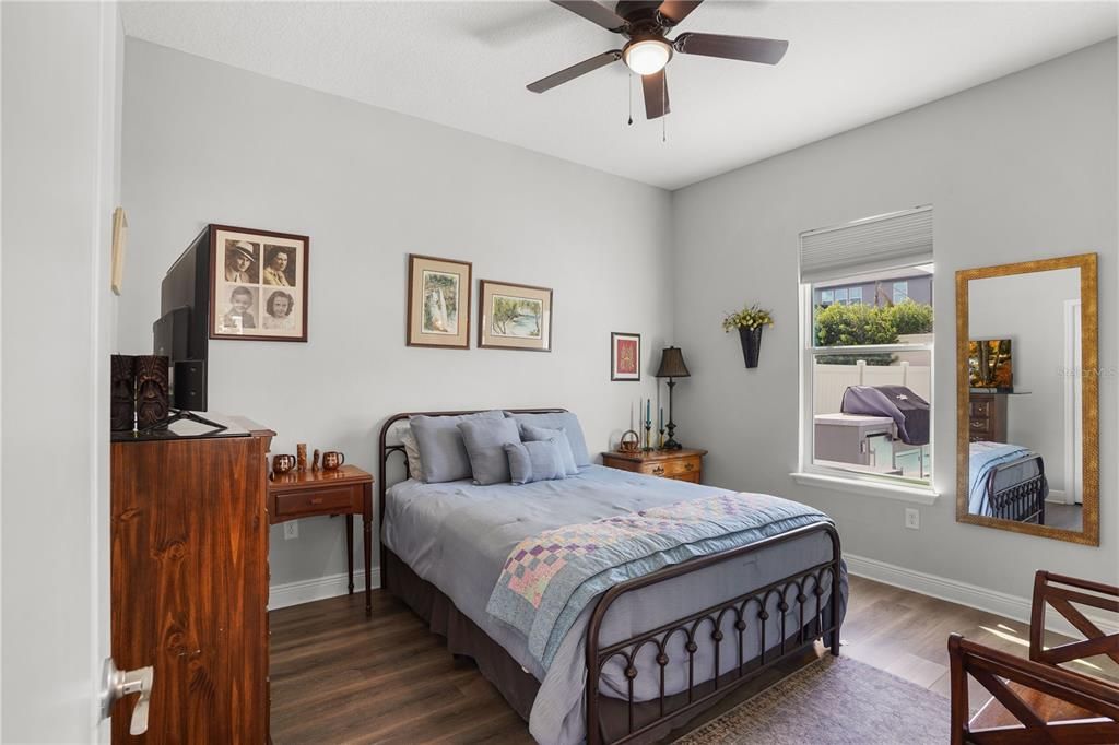 Activo con contrato: $950,000 (5 camas, 4 baños, 3635 Pies cuadrados)