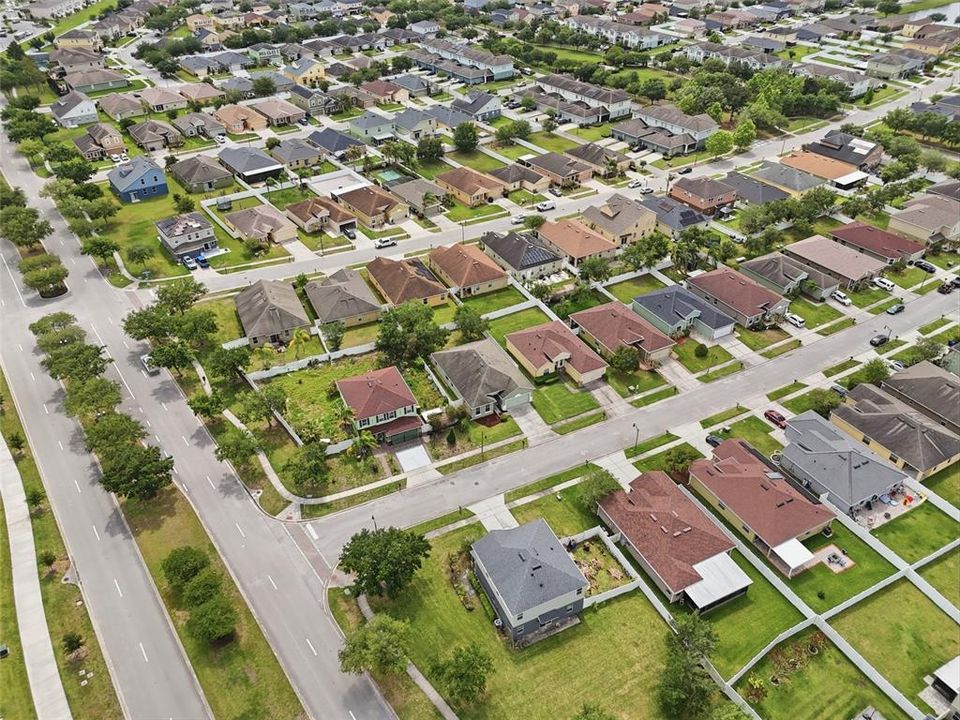 Activo con contrato: $360,000 (3 camas, 2 baños, 1875 Pies cuadrados)