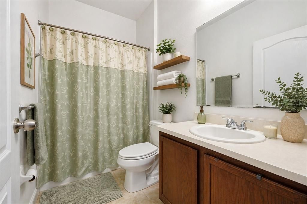 Activo con contrato: $360,000 (3 camas, 2 baños, 1875 Pies cuadrados)