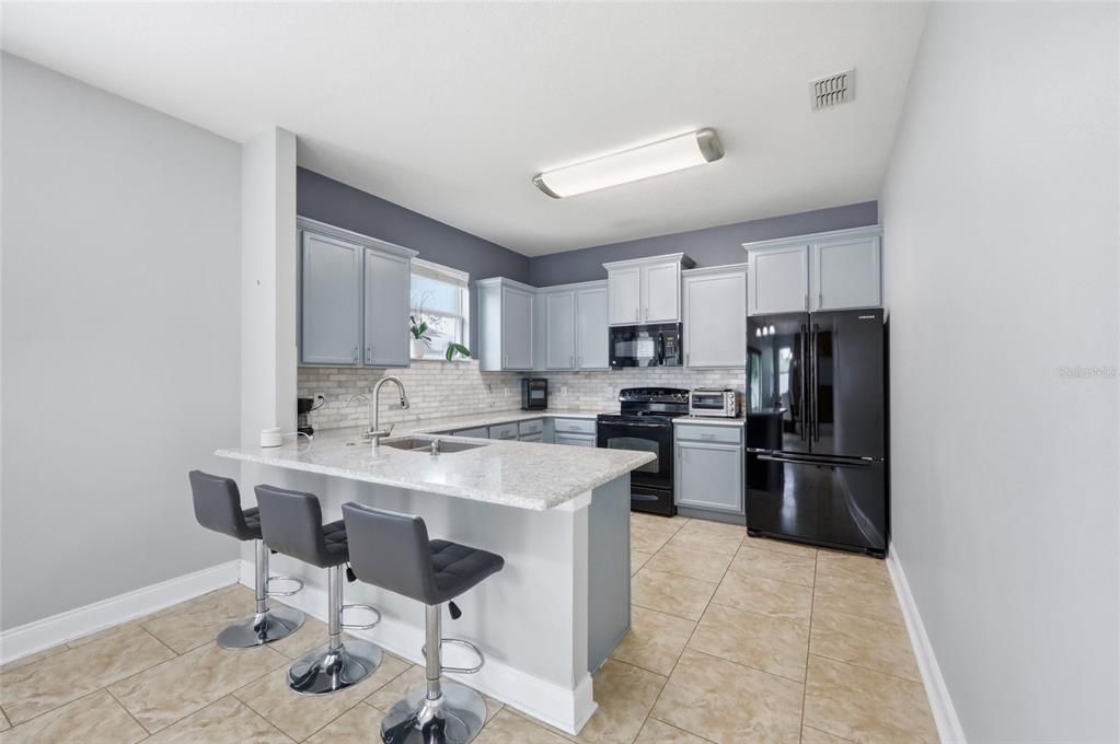 Activo con contrato: $360,000 (3 camas, 2 baños, 1875 Pies cuadrados)