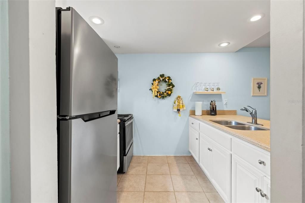 For Sale: $180,000 (2 beds, 1 baths, 980 Square Feet)