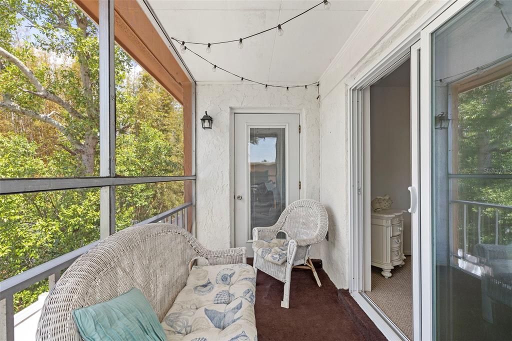 For Sale: $180,000 (2 beds, 1 baths, 980 Square Feet)