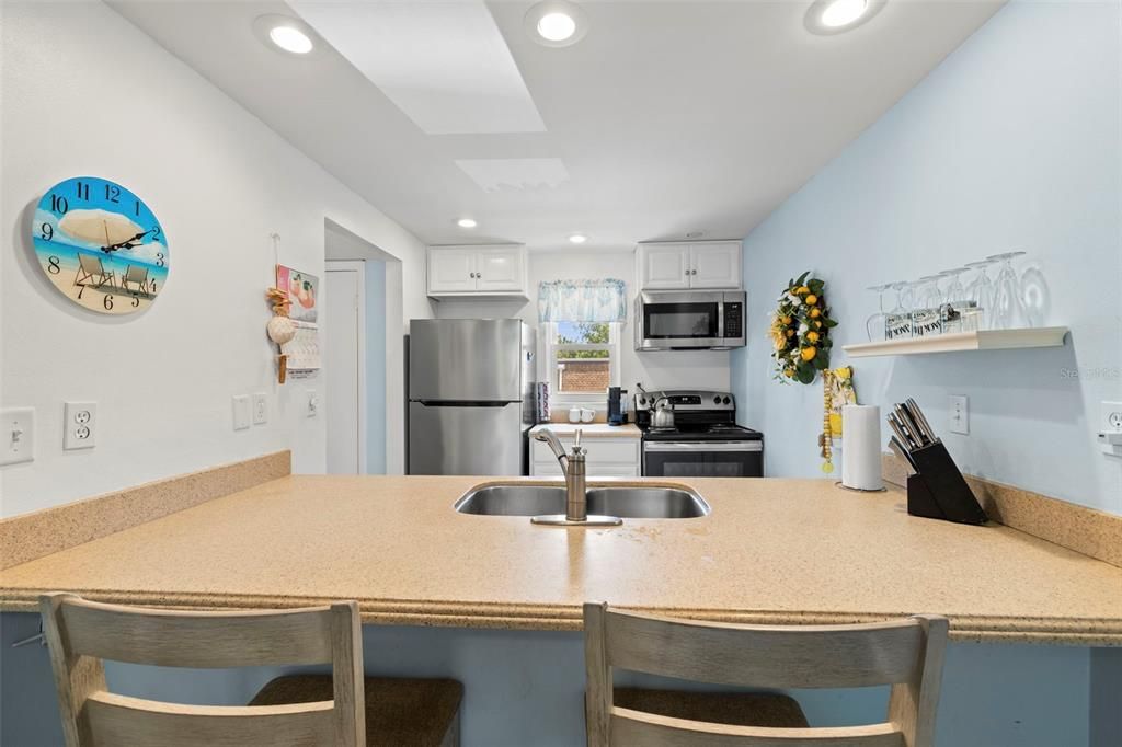 For Sale: $180,000 (2 beds, 1 baths, 980 Square Feet)