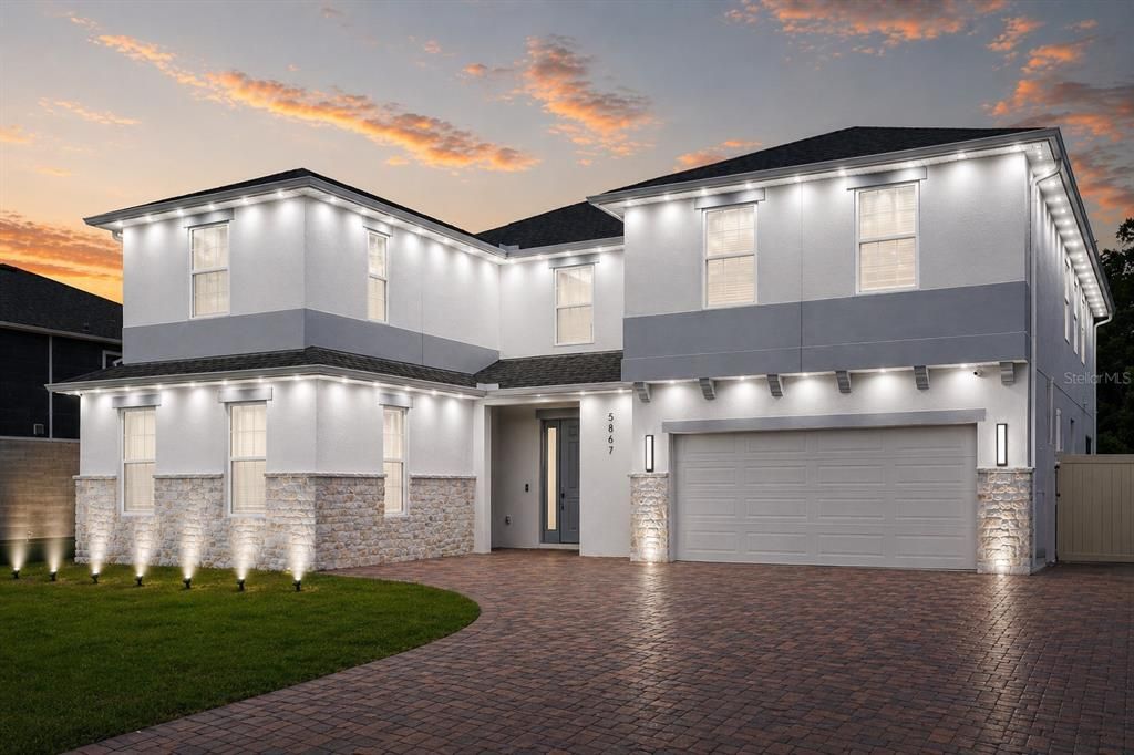 En Venta: $865,000 (6 camas, 4 baños, 4638 Pies cuadrados)