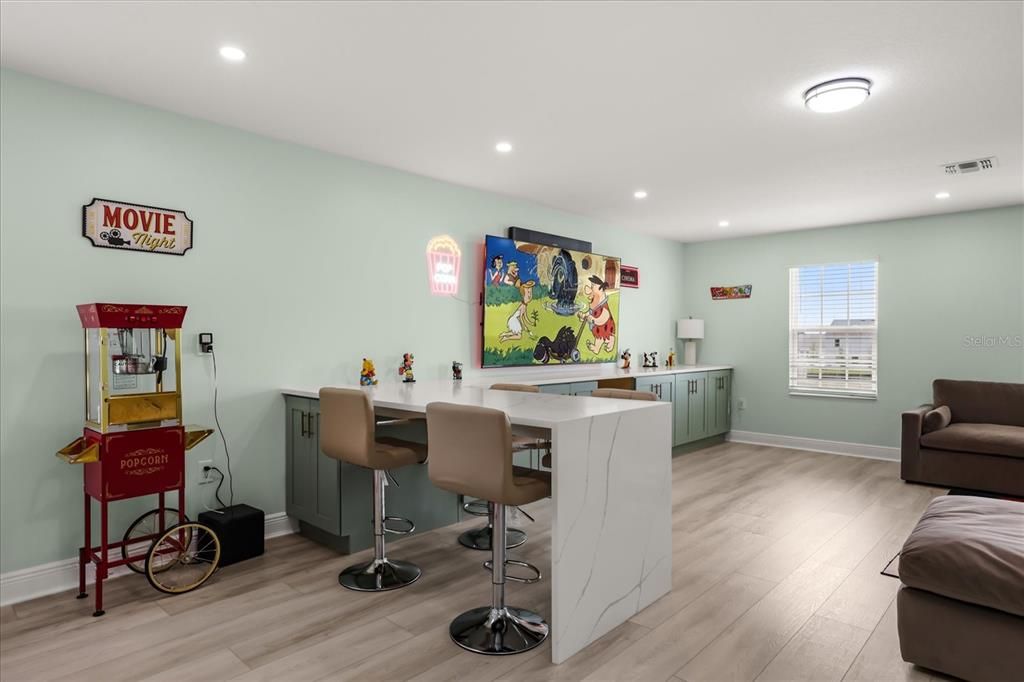 En Venta: $865,000 (6 camas, 4 baños, 4638 Pies cuadrados)