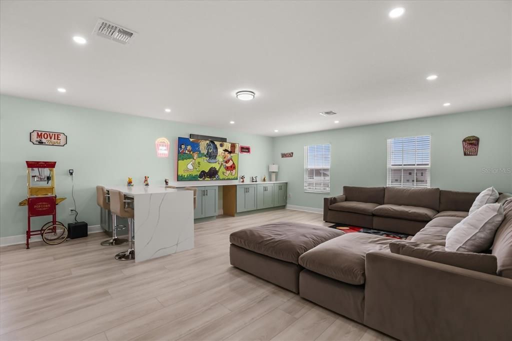 En Venta: $865,000 (6 camas, 4 baños, 4638 Pies cuadrados)