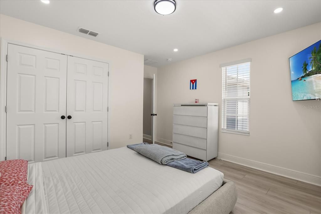 En Venta: $865,000 (6 camas, 4 baños, 4638 Pies cuadrados)