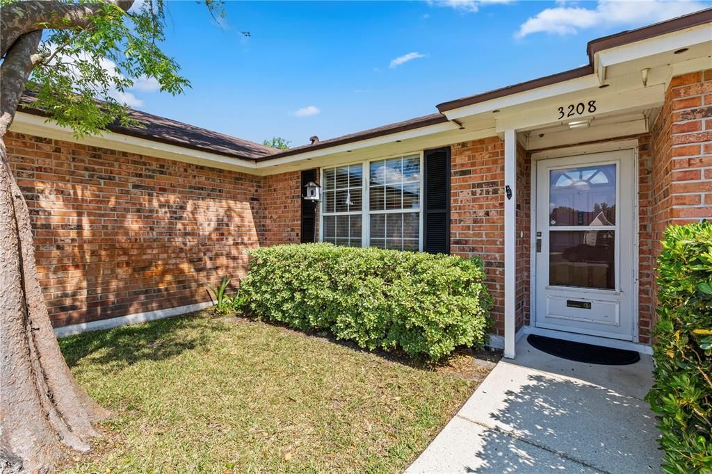 For Sale: $284,900 (3 beds, 2 baths, 1594 Square Feet)
