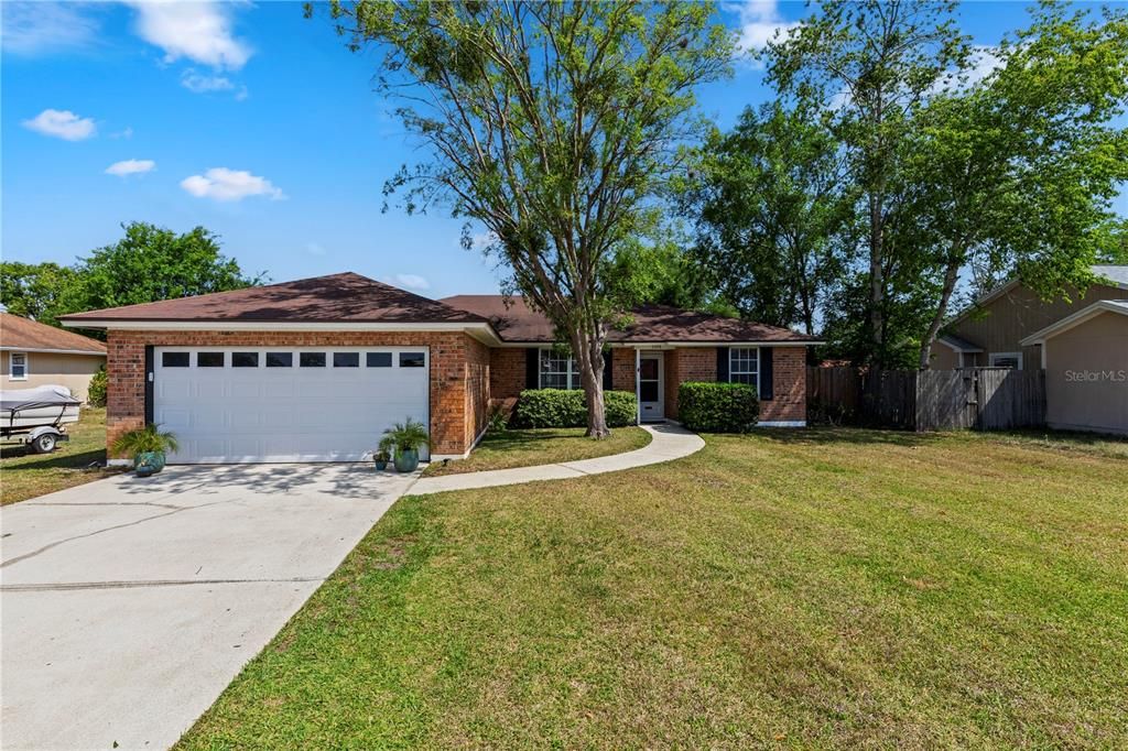 For Sale: $284,900 (3 beds, 2 baths, 1594 Square Feet)