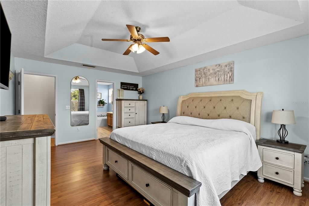 For Sale: $284,900 (3 beds, 2 baths, 1594 Square Feet)