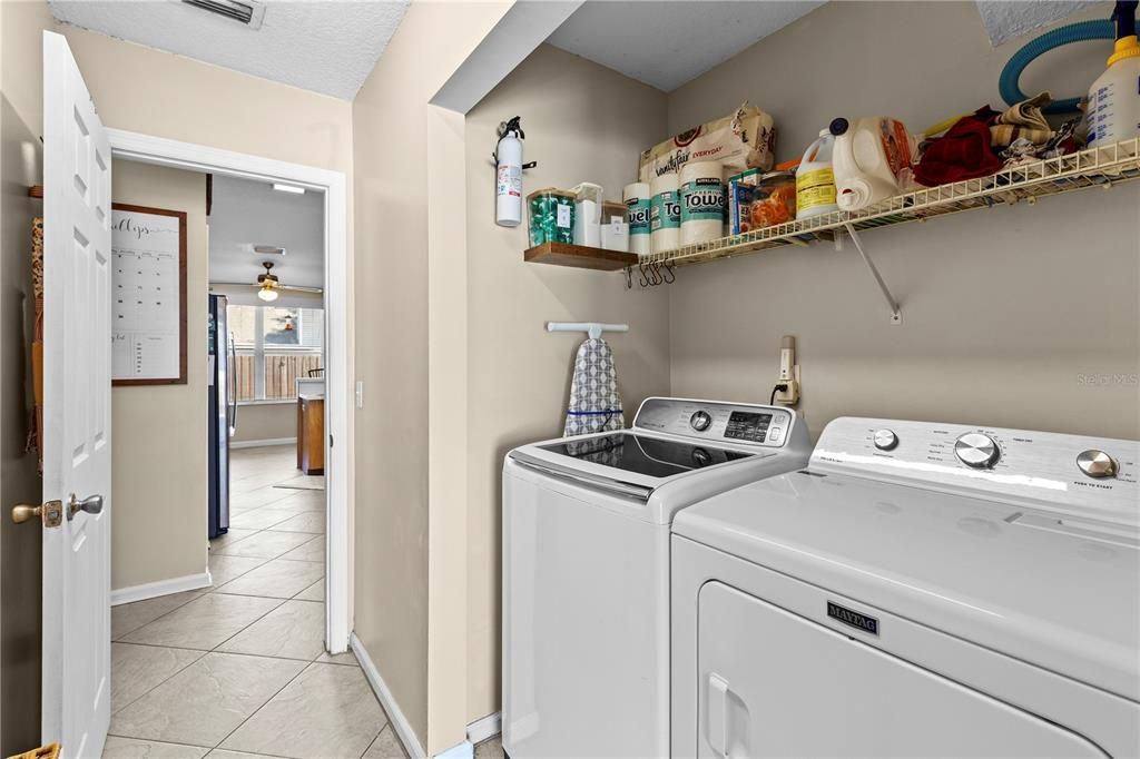For Sale: $284,900 (3 beds, 2 baths, 1594 Square Feet)