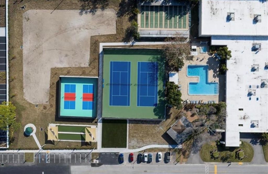 Activo con contrato: $117,000 (2 camas, 2 baños, 830 Pies cuadrados)