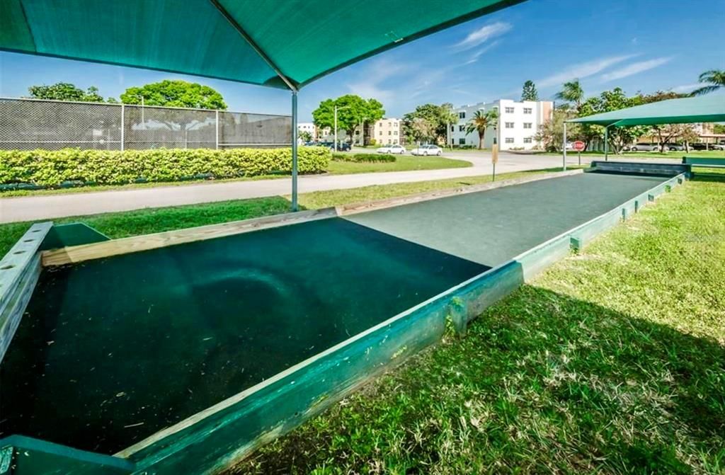 Activo con contrato: $117,000 (2 camas, 2 baños, 830 Pies cuadrados)