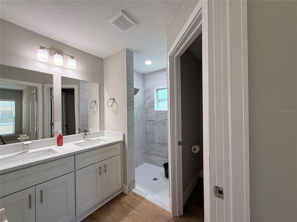 For Rent: $1,900 (3 beds, 2 baths, 1448 Square Feet)