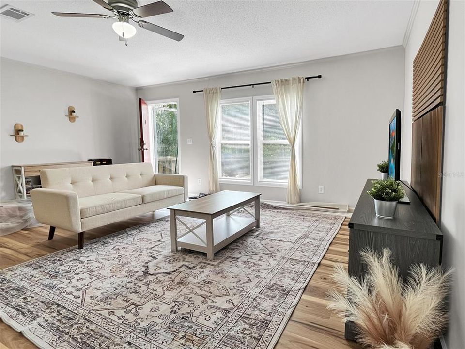 For Sale: $270,000 (5 beds, 3 baths, 2016 Square Feet)