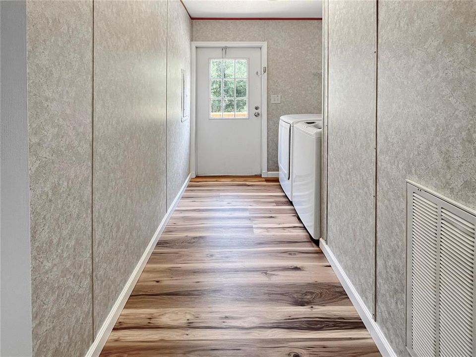 For Sale: $270,000 (5 beds, 3 baths, 2016 Square Feet)