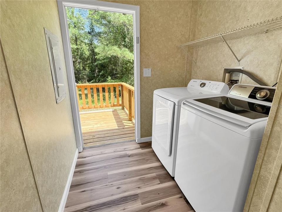 For Sale: $270,000 (5 beds, 3 baths, 2016 Square Feet)