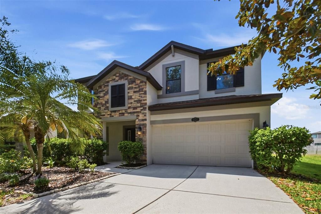 Active With Contract: $464,900 (4 beds, 2 baths, 2950 Square Feet)