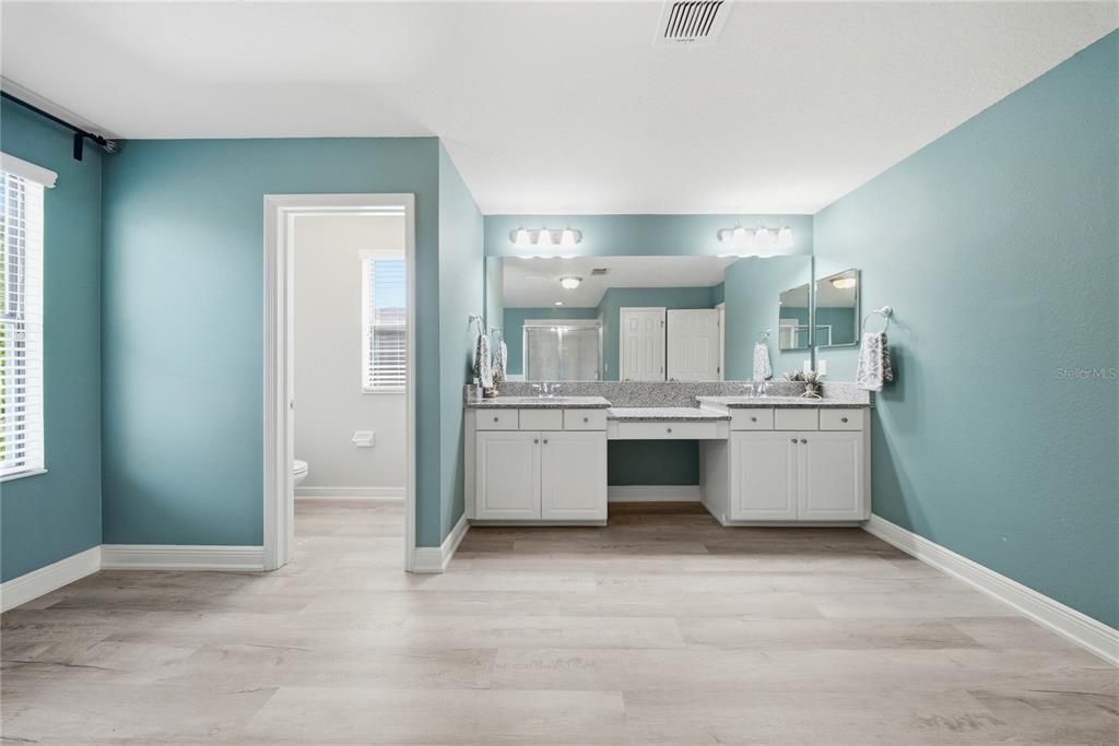 Active With Contract: $464,900 (4 beds, 2 baths, 2950 Square Feet)