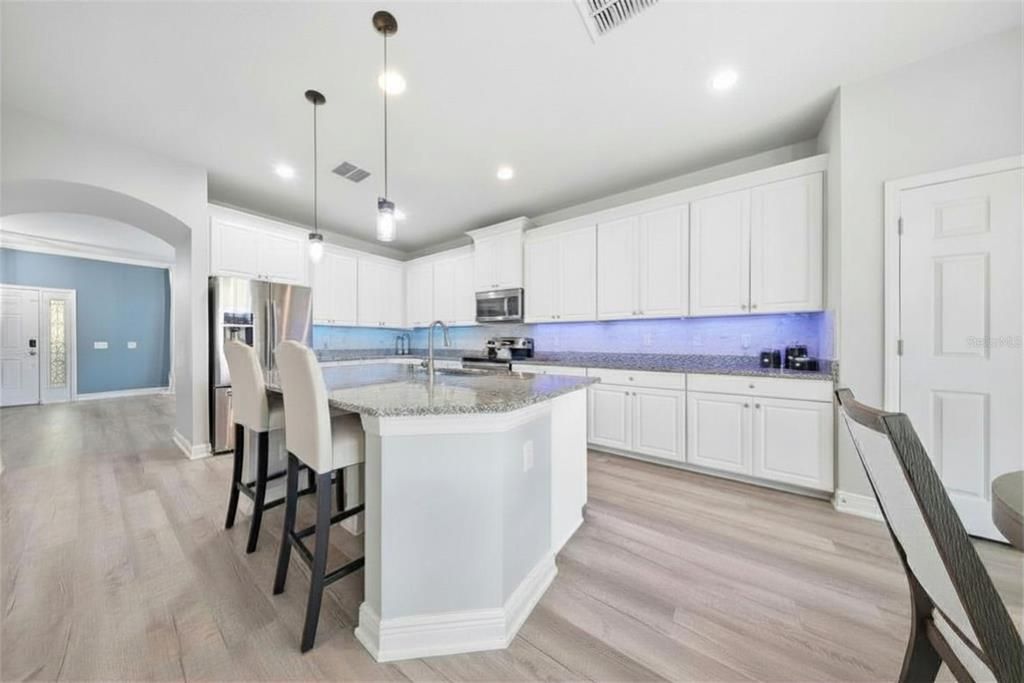 Active With Contract: $464,900 (4 beds, 2 baths, 2950 Square Feet)