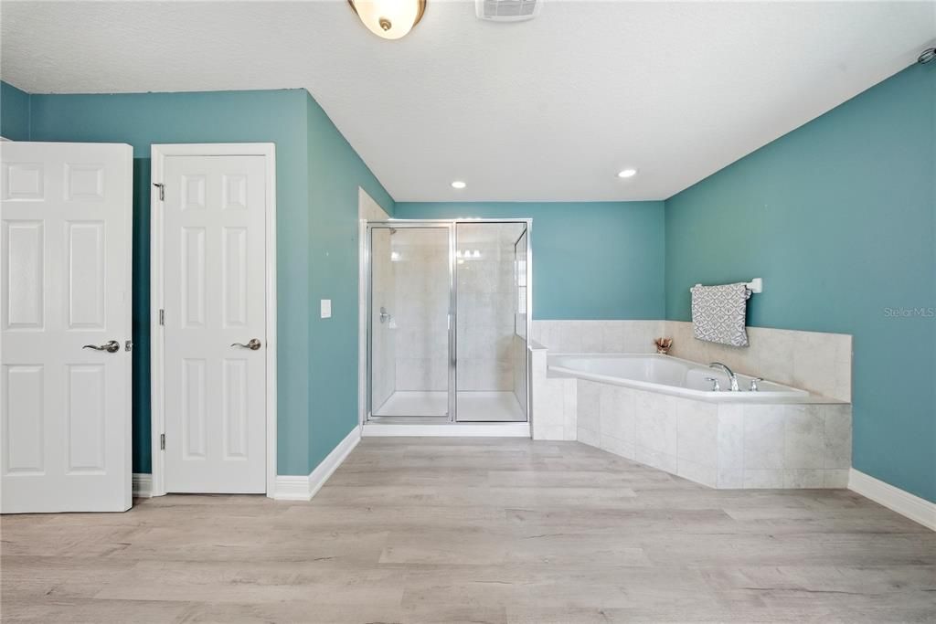 Active With Contract: $464,900 (4 beds, 2 baths, 2950 Square Feet)