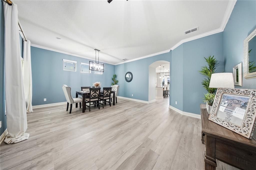 Active With Contract: $464,900 (4 beds, 2 baths, 2950 Square Feet)