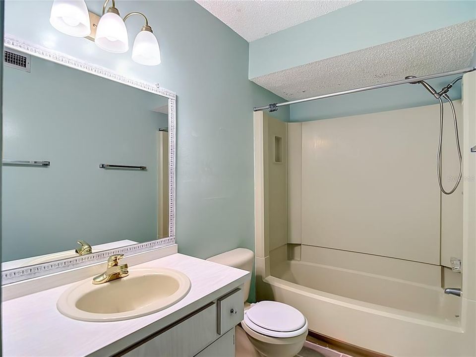 For Sale: $74,500 (1 beds, 1 baths, 714 Square Feet)