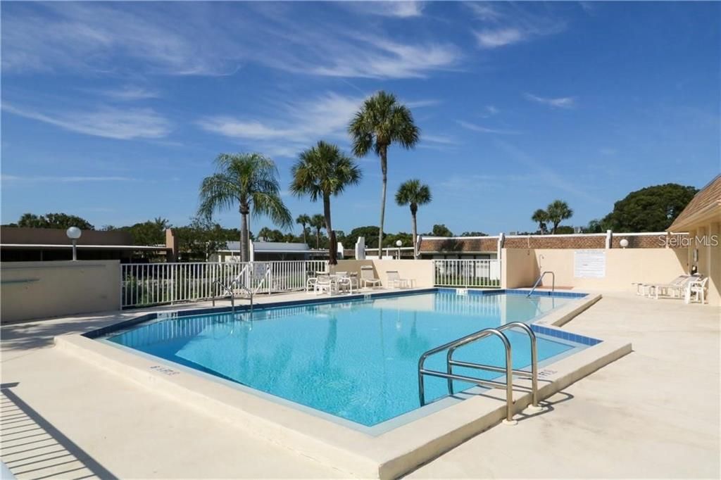 For Sale: $74,500 (1 beds, 1 baths, 714 Square Feet)