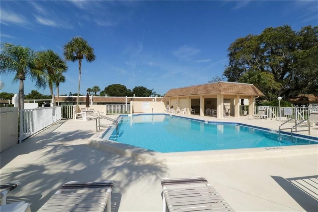 For Sale: $74,500 (1 beds, 1 baths, 714 Square Feet)