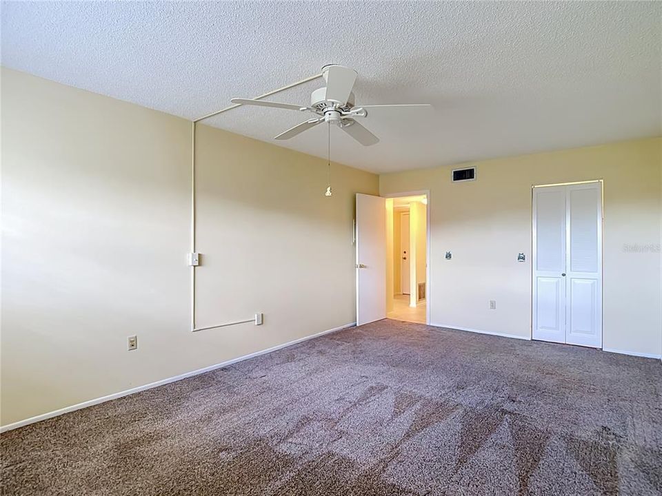 For Sale: $74,500 (1 beds, 1 baths, 714 Square Feet)