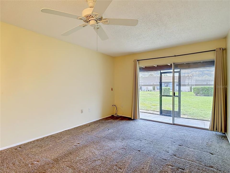 For Sale: $74,500 (1 beds, 1 baths, 714 Square Feet)
