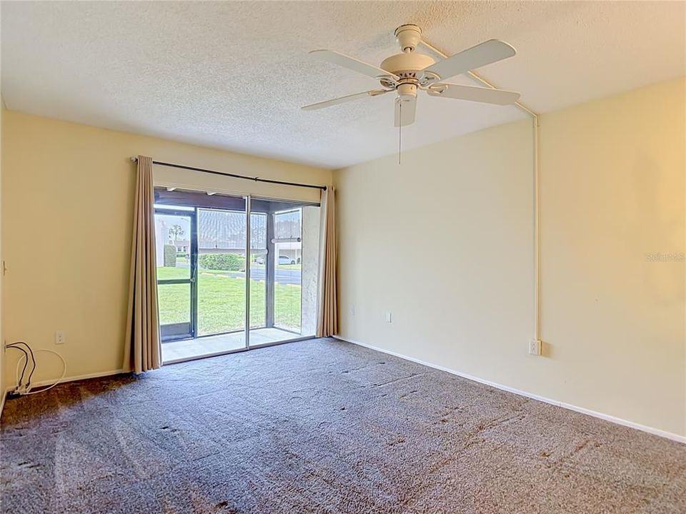 For Sale: $74,500 (1 beds, 1 baths, 714 Square Feet)