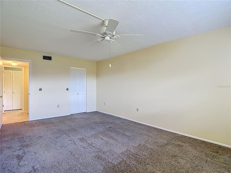 For Sale: $74,500 (1 beds, 1 baths, 714 Square Feet)