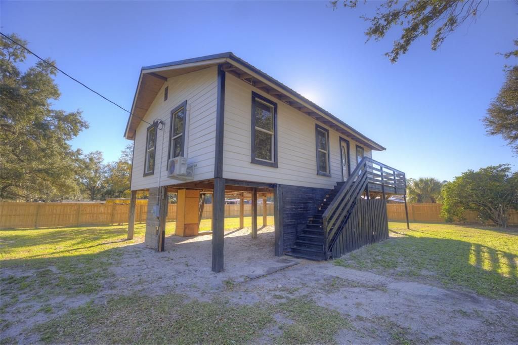 En Venta: $250,000 (2 camas, 1 baños, 912 Pies cuadrados)