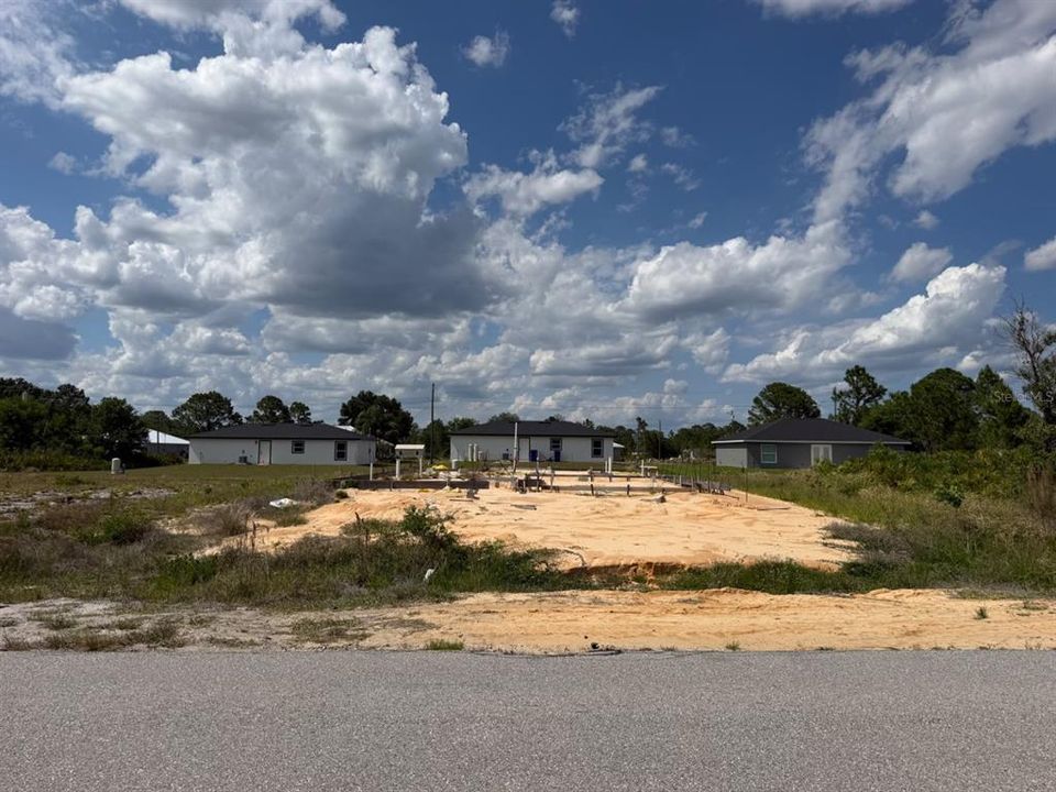 待售: $60,000 (0.23 acres)