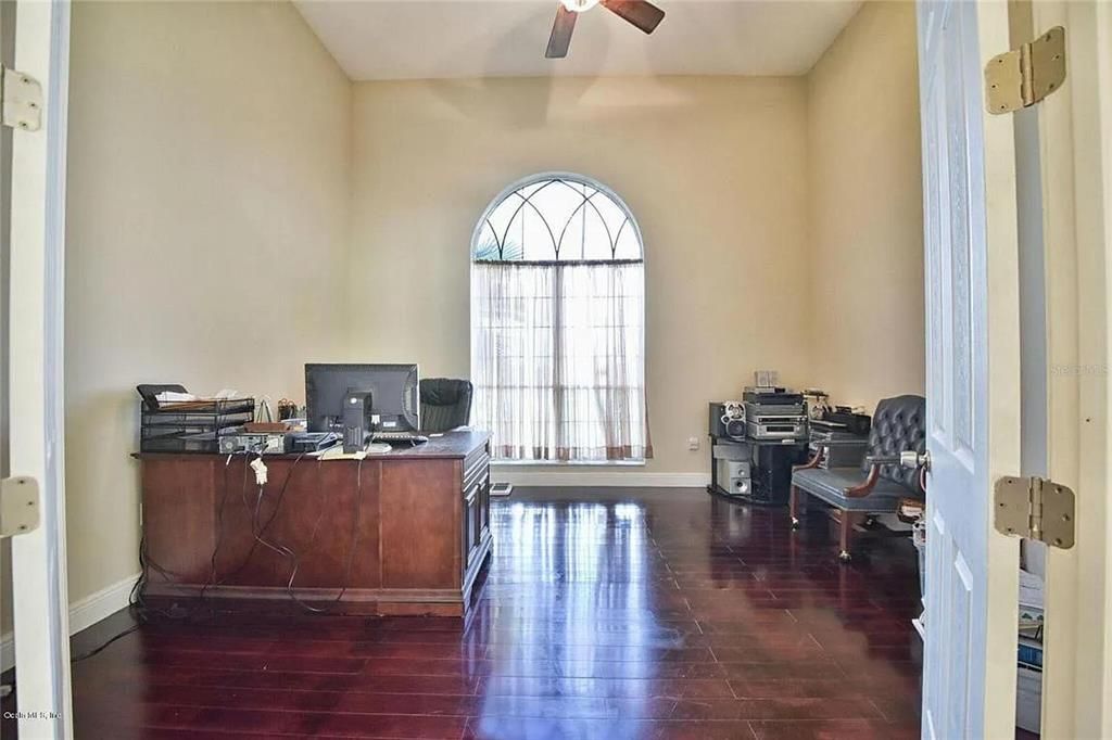 En Venta: $1,800,000 (5 camas, 4 baños, 5242 Pies cuadrados)