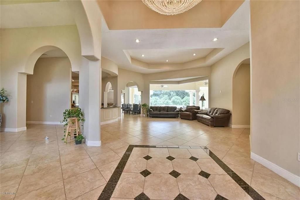 En Venta: $1,800,000 (5 camas, 4 baños, 5242 Pies cuadrados)