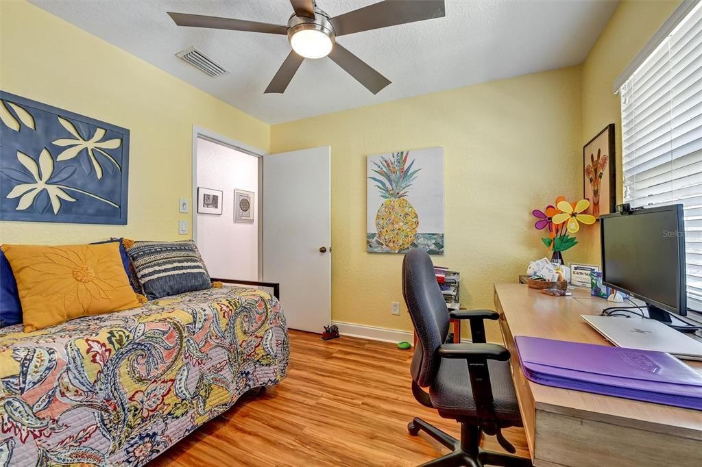 For Sale: $299,000 (2 beds, 2 baths, 1110 Square Feet)