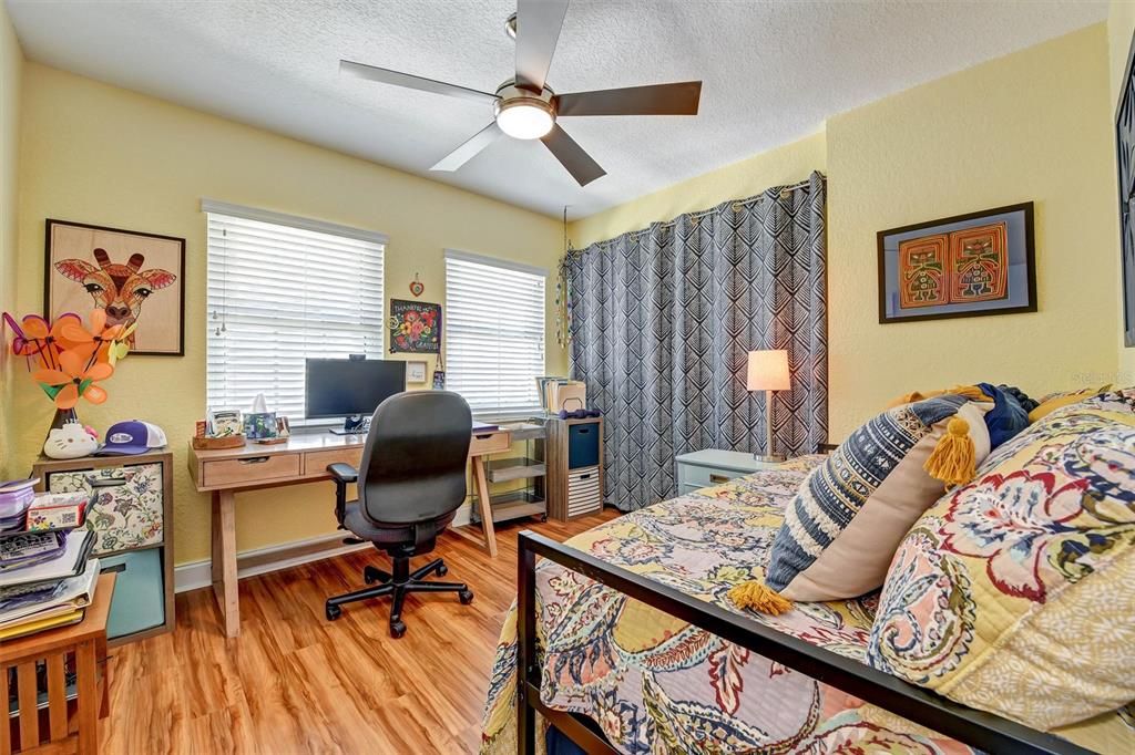 For Sale: $299,000 (2 beds, 2 baths, 1110 Square Feet)